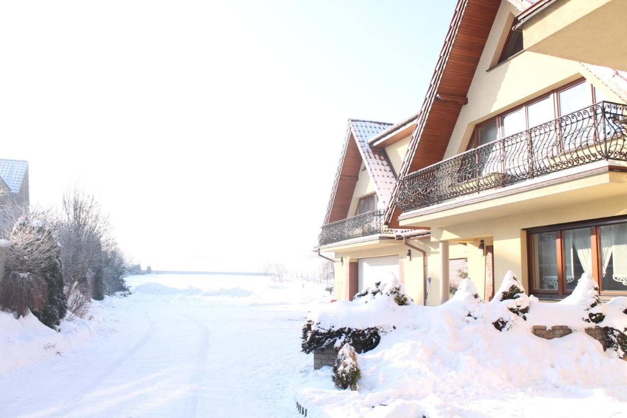 Bialy Jelen Z Basenem I Jacuzzi Bed & Breakfast Ostrowsko Luaran gambar