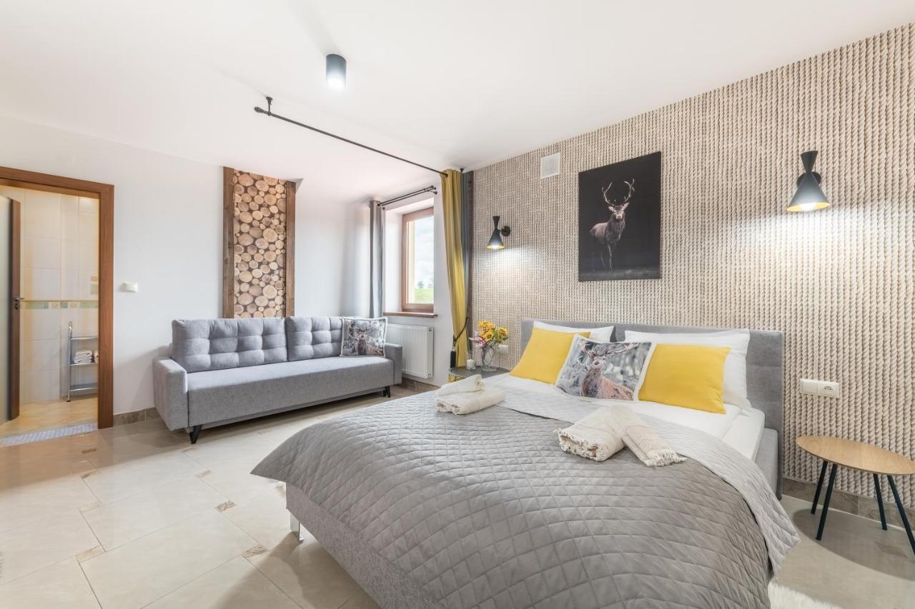 Bialy Jelen Z Basenem I Jacuzzi Bed & Breakfast Ostrowsko Luaran gambar