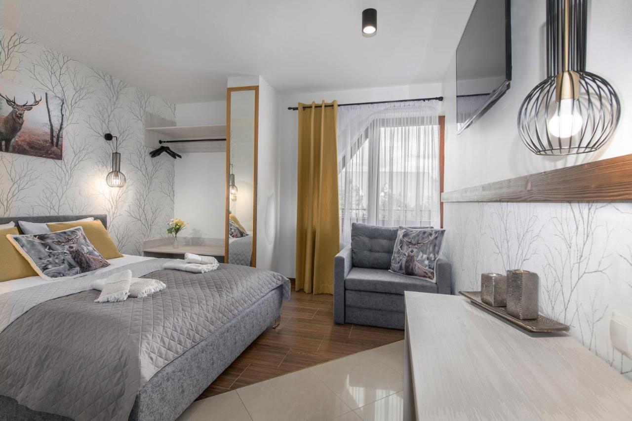 Bialy Jelen Z Basenem I Jacuzzi Bed & Breakfast Ostrowsko Luaran gambar