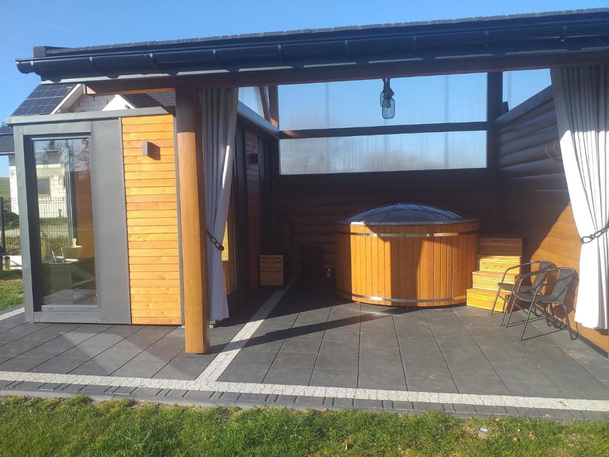 Bialy Jelen Z Basenem I Jacuzzi Bed & Breakfast Ostrowsko Luaran gambar