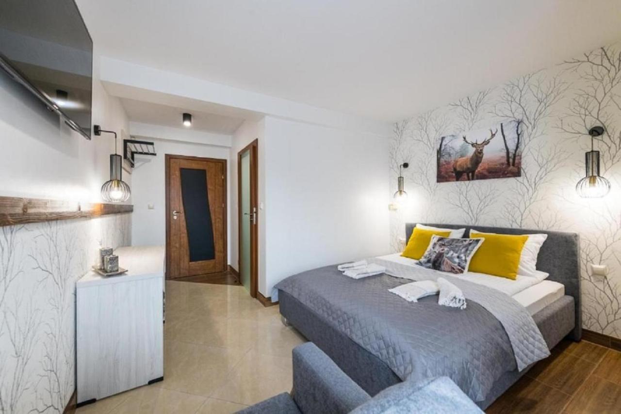 Bialy Jelen Z Basenem I Jacuzzi Bed & Breakfast Ostrowsko Luaran gambar