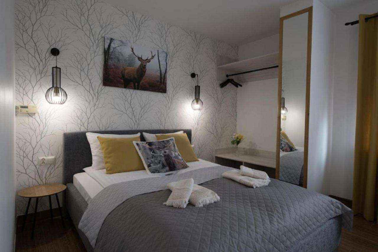 Bialy Jelen Z Basenem I Jacuzzi Bed & Breakfast Ostrowsko Luaran gambar